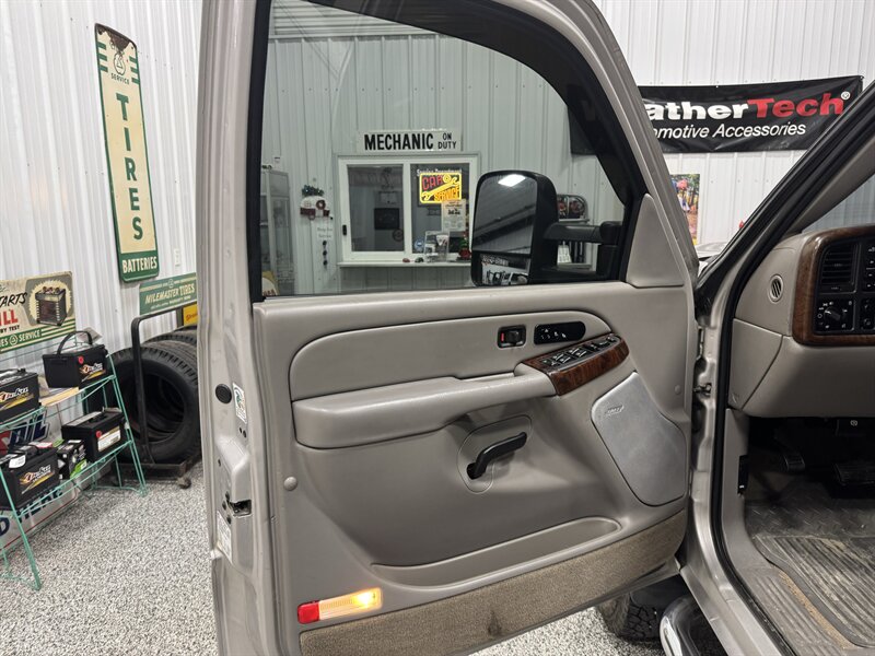 2005 Chevrolet Silverado 2500 LT 4dr Crew Cab LT   - Photo 9 - Rochelle, IL 61068