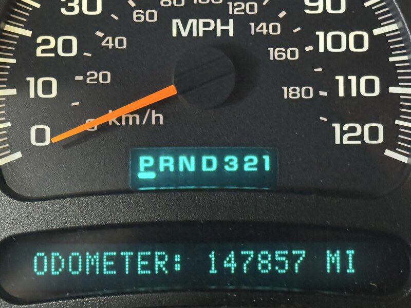 2005 Chevrolet Silverado 2500 LT 4dr Crew Cab LT   - Photo 5 - Rochelle, IL 61068