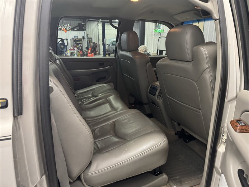 2005 Chevrolet Silverado 2500 LT 4dr Crew Cab LT   - Photo 15 - Rochelle, IL 61068