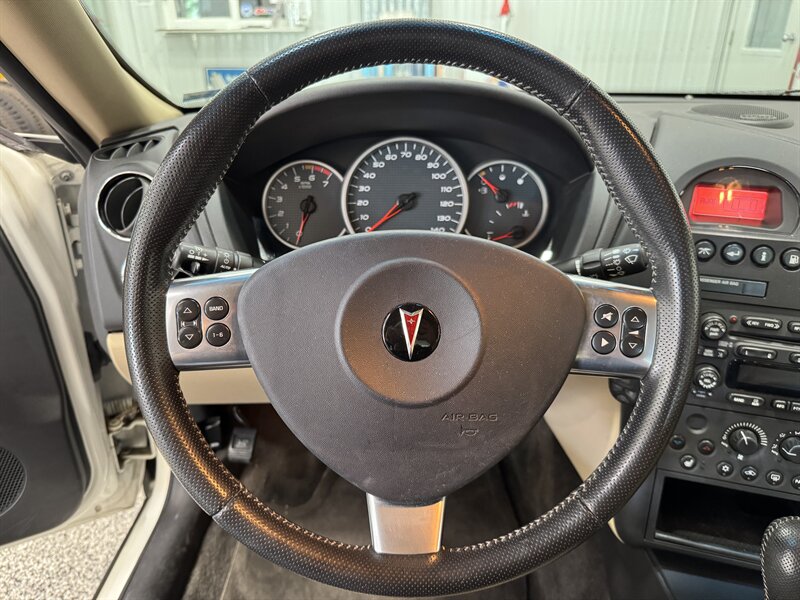 2007 Pontiac Grand Prix GT   - Photo 7 - Rochelle, IL 61068
