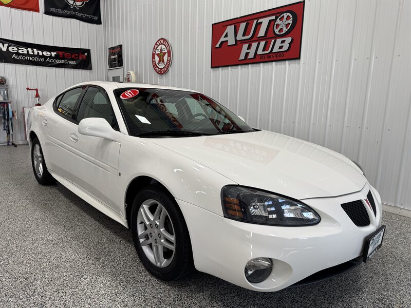 2007 Pontiac Grand Prix GT   - Photo 4 - Rochelle, IL 61068