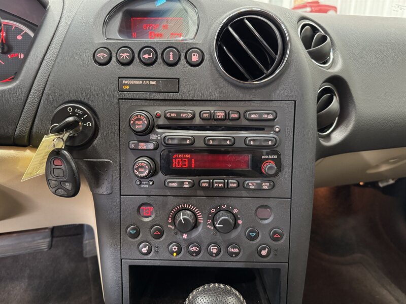 2007 Pontiac Grand Prix GT   - Photo 10 - Rochelle, IL 61068