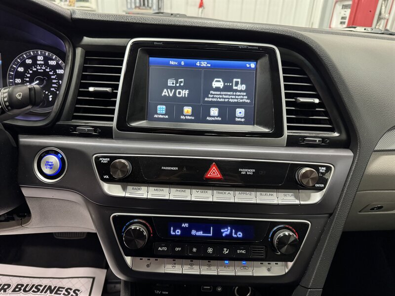 2019 Hyundai Sonata SEL - Photo 10 - Rochelle, IL 61068