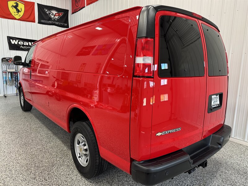 2020 Chevrolet Express 3500   - Photo 20 - Rochelle, IL 61068