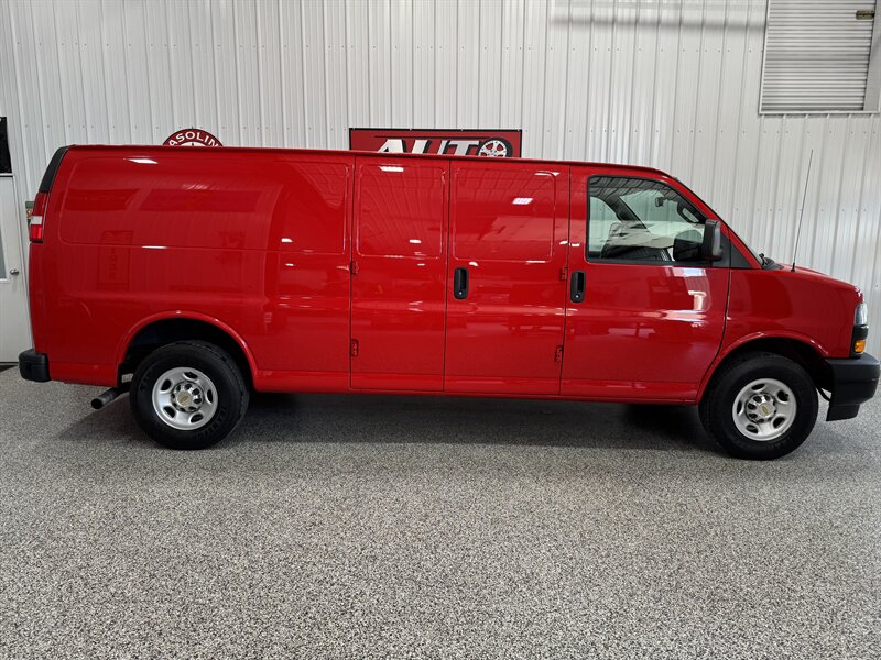 2020 Chevrolet Express 3500   - Photo 3 - Rochelle, IL 61068