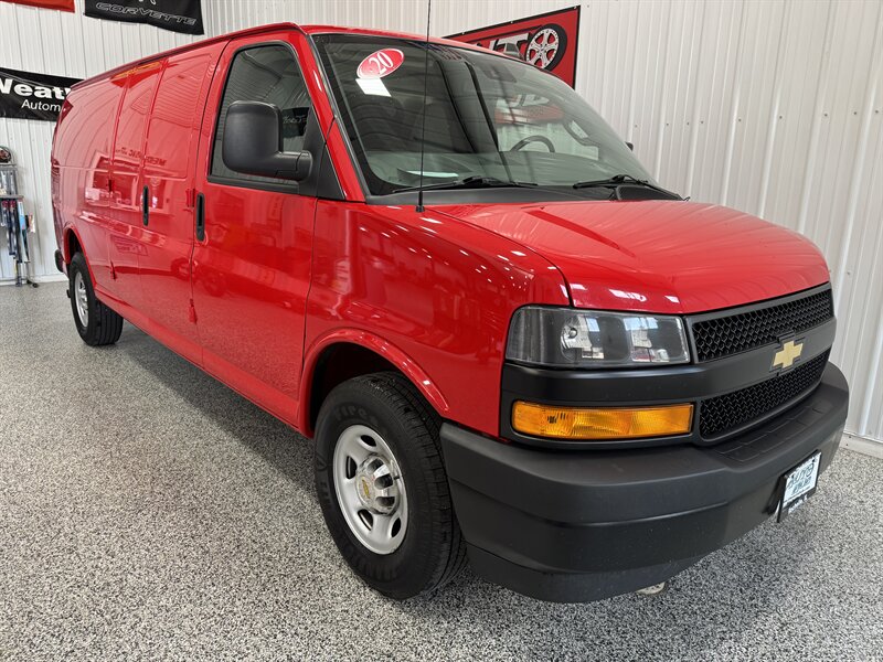 2020 Chevrolet Express 3500   - Photo 4 - Rochelle, IL 61068