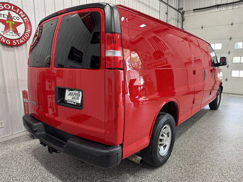 2020 Chevrolet Express 3500   - Photo 22 - Rochelle, IL 61068