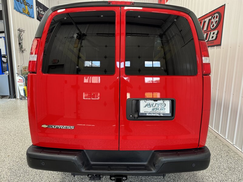 2020 Chevrolet Express 3500   - Photo 21 - Rochelle, IL 61068