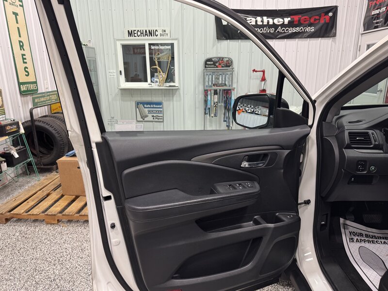 2018 Honda Pilot EX-L w/Navi   - Photo 21 - Rochelle, IL 61068