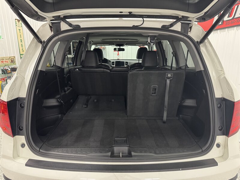 2018 Honda Pilot EX-L w/Navi   - Photo 16 - Rochelle, IL 61068
