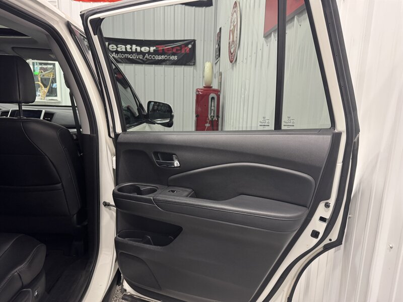 2018 Honda Pilot EX-L w/Navi   - Photo 23 - Rochelle, IL 61068