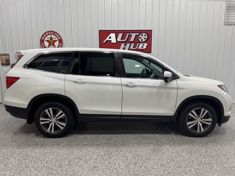 2018 Honda Pilot EX-L w/Navi   - Photo 3 - Rochelle, IL 61068