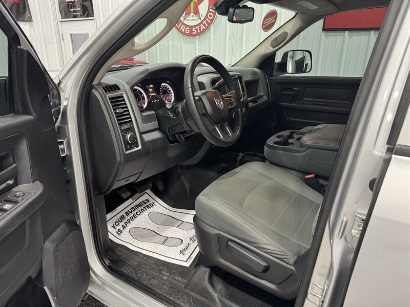 2016 RAM 2500 Tradesman - Photo 6 - Rochelle, IL 61068