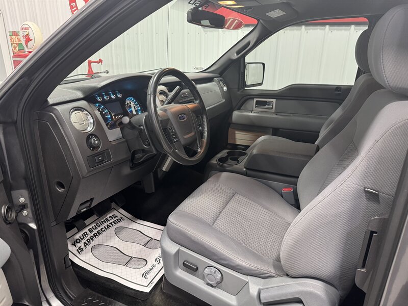 2011 Ford F-150 XL   - Photo 9 - Rochelle, IL 61068