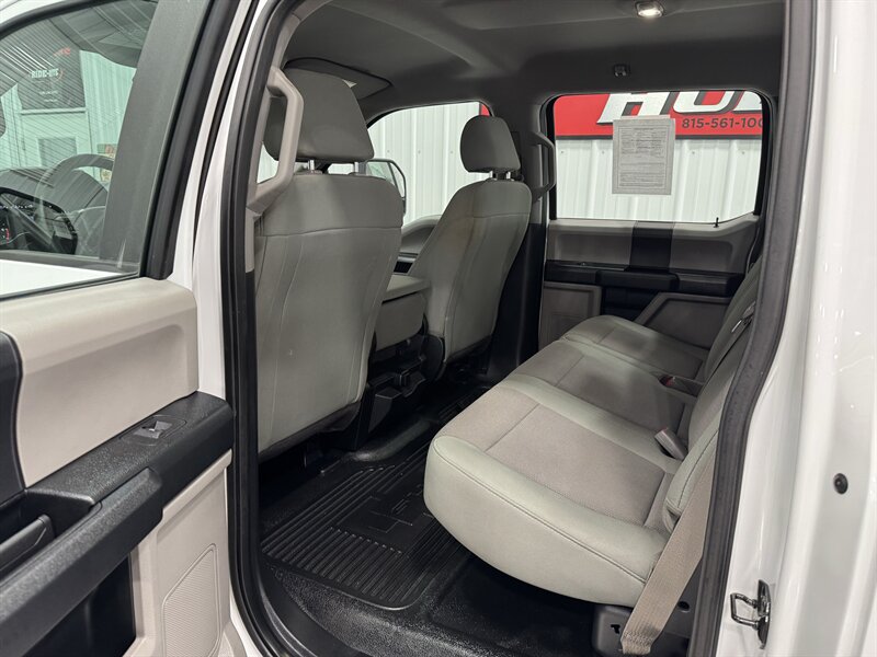 2017 Ford F-250 Super Duty XL   - Photo 14 - Rochelle, IL 61068