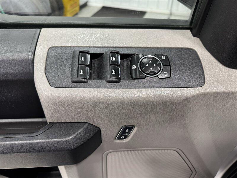 2017 Ford F-250 Super Duty XL   - Photo 13 - Rochelle, IL 61068