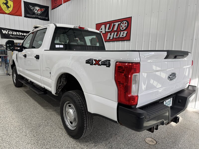 2017 Ford F-250 Super Duty XL   - Photo 19 - Rochelle, IL 61068