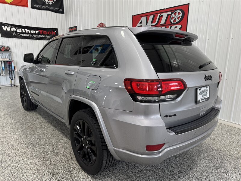 2018 Jeep Grand Cherokee Altitude   - Photo 17 - Rochelle, IL 61068