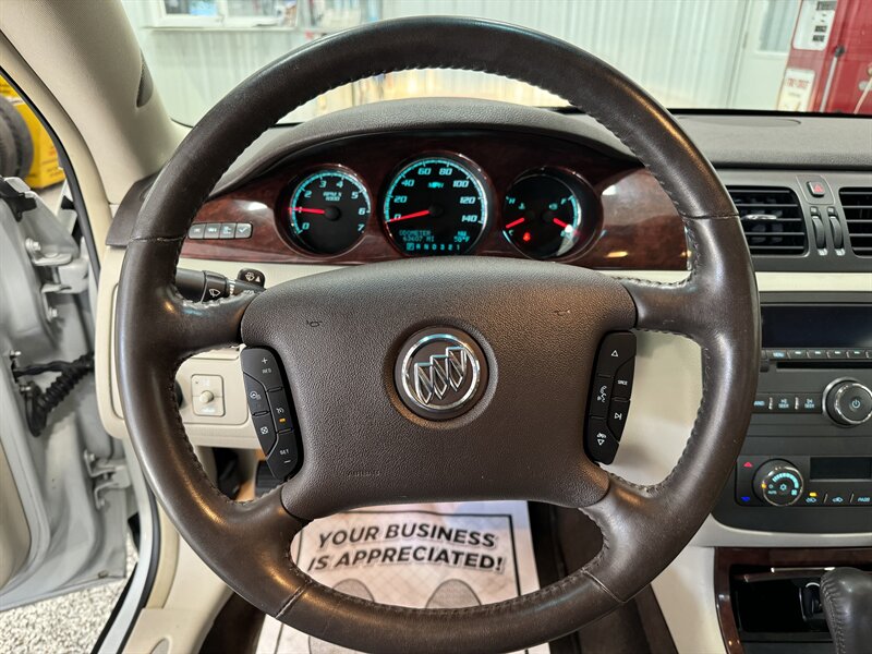 2010 Buick Lucerne CXL Special Edition   - Photo 13 - Rochelle, IL 61068