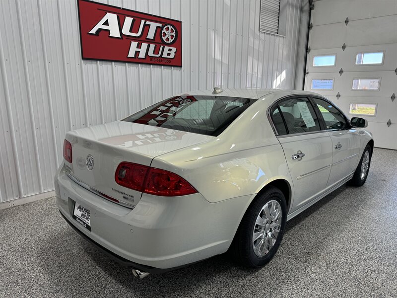 2010 Buick Lucerne CXL Special Edition   - Photo 7 - Rochelle, IL 61068