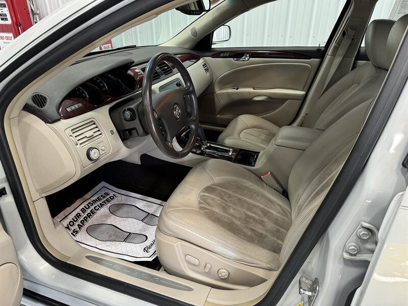 2010 Buick Lucerne CXL Special Edition   - Photo 9 - Rochelle, IL 61068