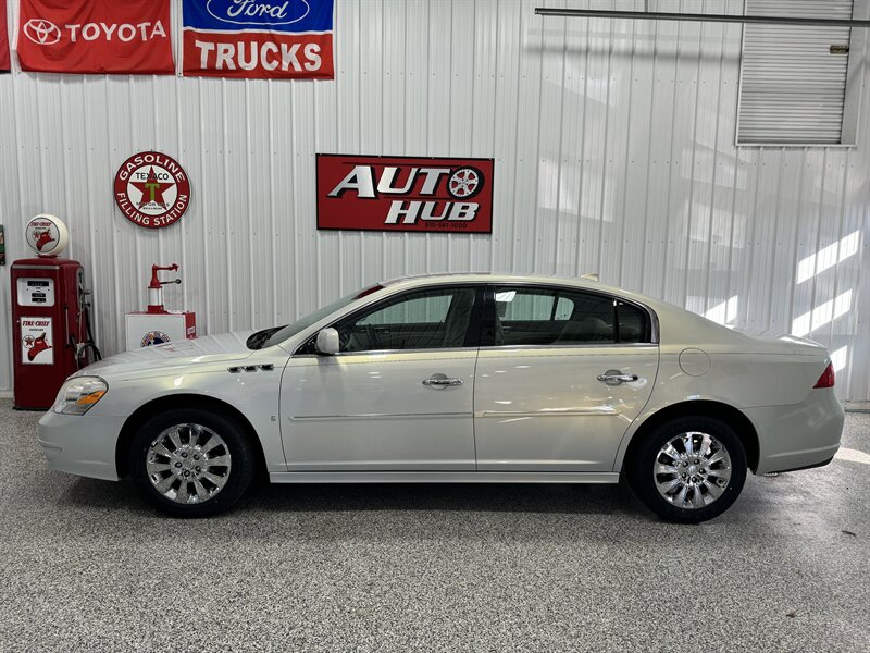 2010 Buick Lucerne CXL Special Edition   - Photo 2 - Rochelle, IL 61068