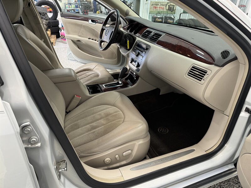 2010 Buick Lucerne CXL Special Edition   - Photo 23 - Rochelle, IL 61068