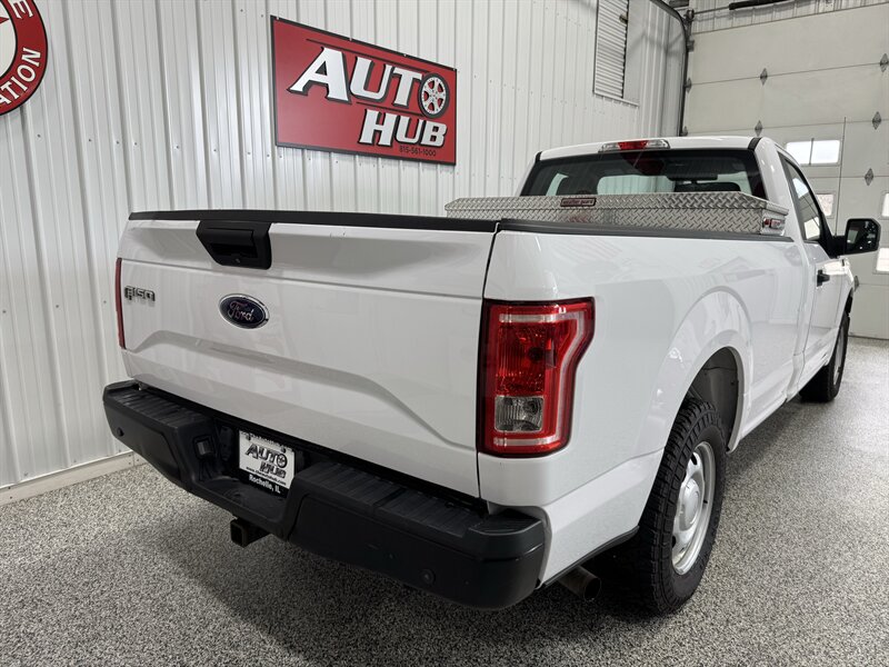 2017 Ford F-150 XL   - Photo 19 - Rochelle, IL 61068
