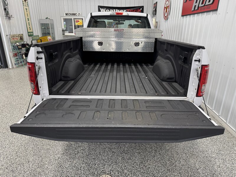 2017 Ford F-150 XL   - Photo 13 - Rochelle, IL 61068