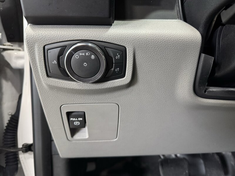 2017 Ford F-150 XL   - Photo 11 - Rochelle, IL 61068