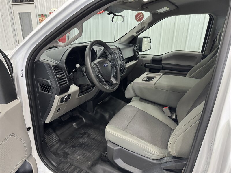 2017 Ford F-150 XL   - Photo 6 - Rochelle, IL 61068