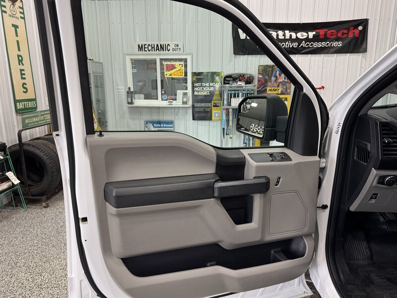 2017 Ford F-150 XL   - Photo 20 - Rochelle, IL 61068
