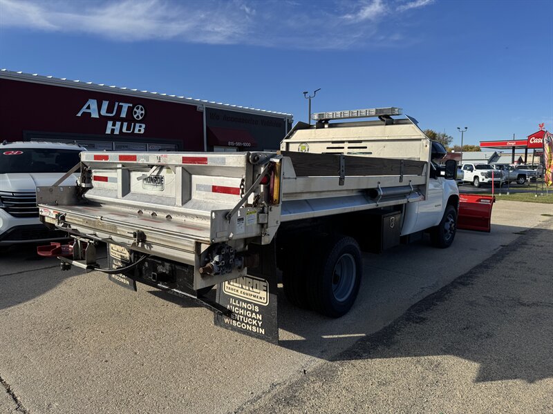 2014 GMC Sierra 3500HD CC Work Truck - Photo 4 - Rochelle, IL 61068