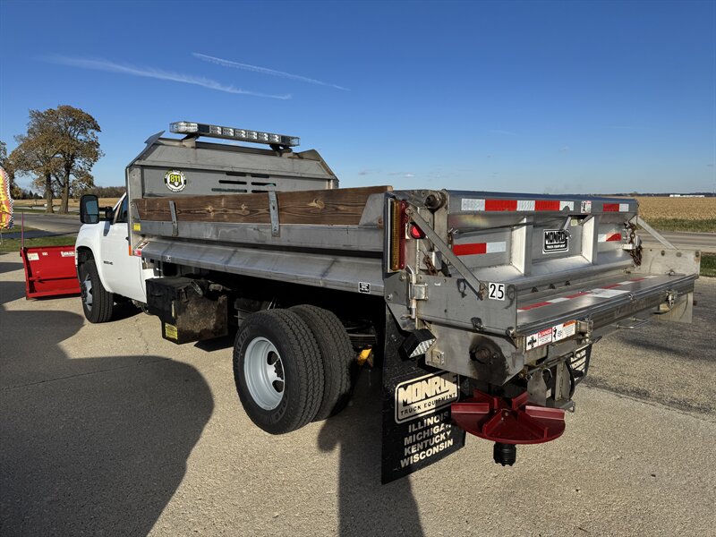 2014 GMC Sierra 3500HD CC Work Truck - Photo 5 - Rochelle, IL 61068