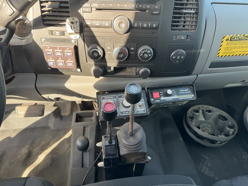 2014 GMC Sierra 3500HD CC Work Truck - Photo 11 - Rochelle, IL 61068