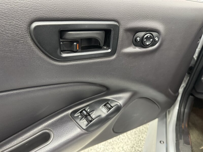 2001 Chrysler Prowler   - Photo 14 - Rochelle, IL 61068