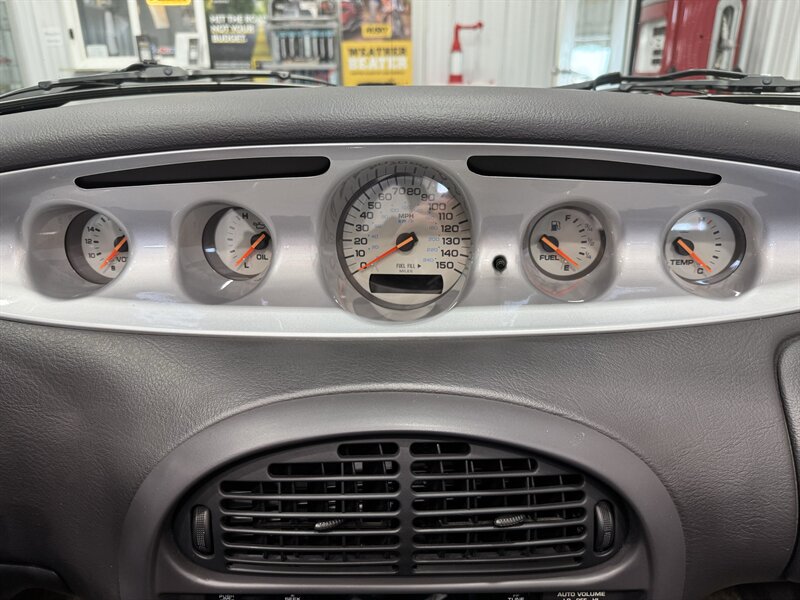 2001 Chrysler Prowler   - Photo 10 - Rochelle, IL 61068