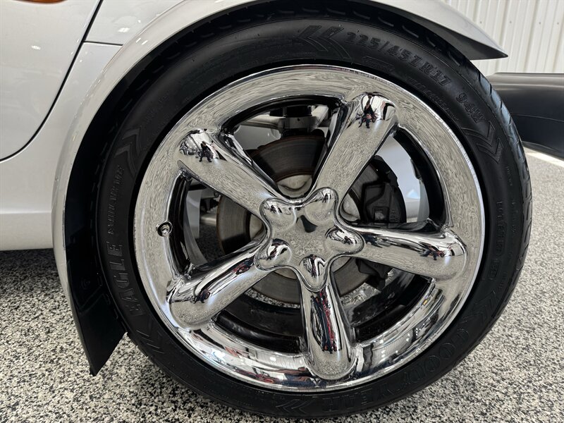 2001 Chrysler Prowler   - Photo 27 - Rochelle, IL 61068