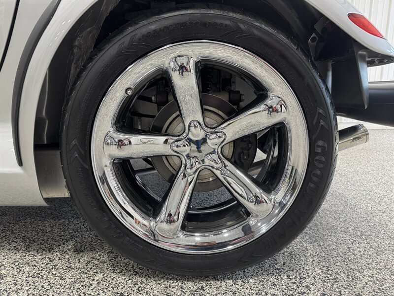 2001 Chrysler Prowler   - Photo 26 - Rochelle, IL 61068