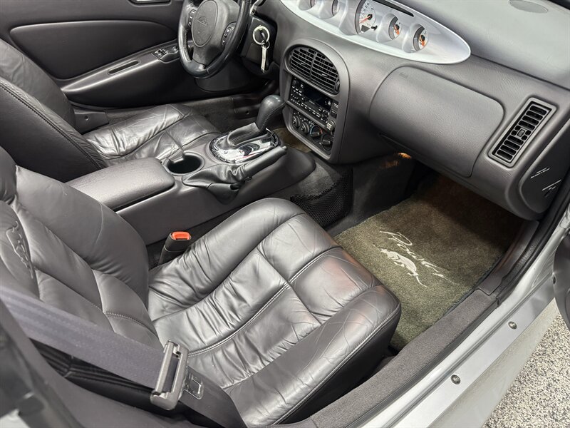 2001 Chrysler Prowler   - Photo 15 - Rochelle, IL 61068
