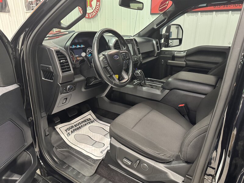 2017 Ford F-150 XLT   - Photo 10 - Rochelle, IL 61068