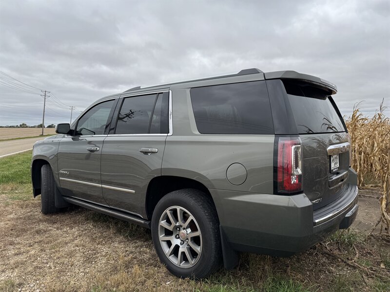 2018 GMC Yukon Denali   - Photo 2 - Rochelle, IL 61068