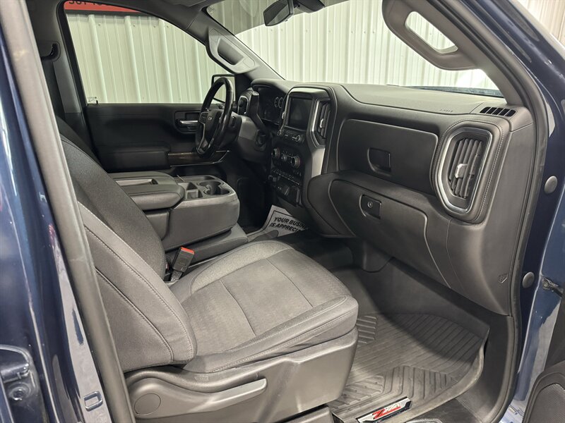 2020 Chevrolet Silverado 1500 LT   - Photo 16 - Rochelle, IL 61068