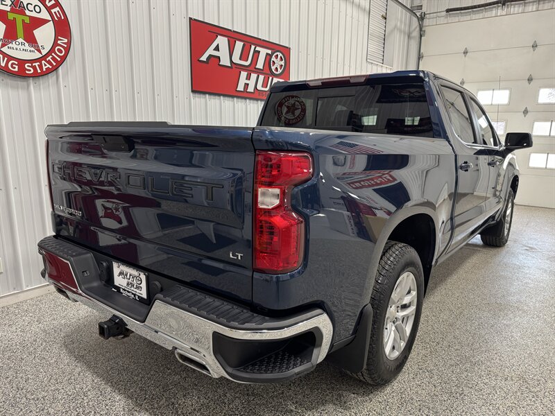 2020 Chevrolet Silverado 1500 LT   - Photo 18 - Rochelle, IL 61068