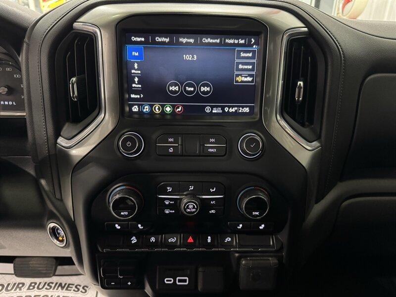 2020 Chevrolet Silverado 1500 LT   - Photo 11 - Rochelle, IL 61068