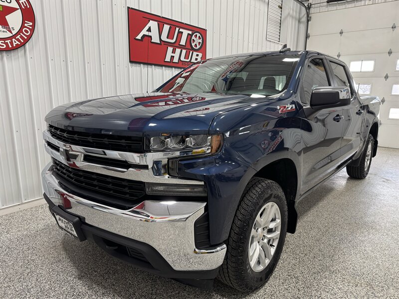 2020 Chevrolet Silverado 1500 LT   - Photo 2 - Rochelle, IL 61068