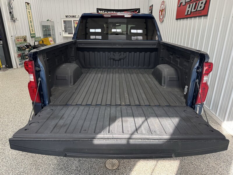 2020 Chevrolet Silverado 1500 LT   - Photo 14 - Rochelle, IL 61068