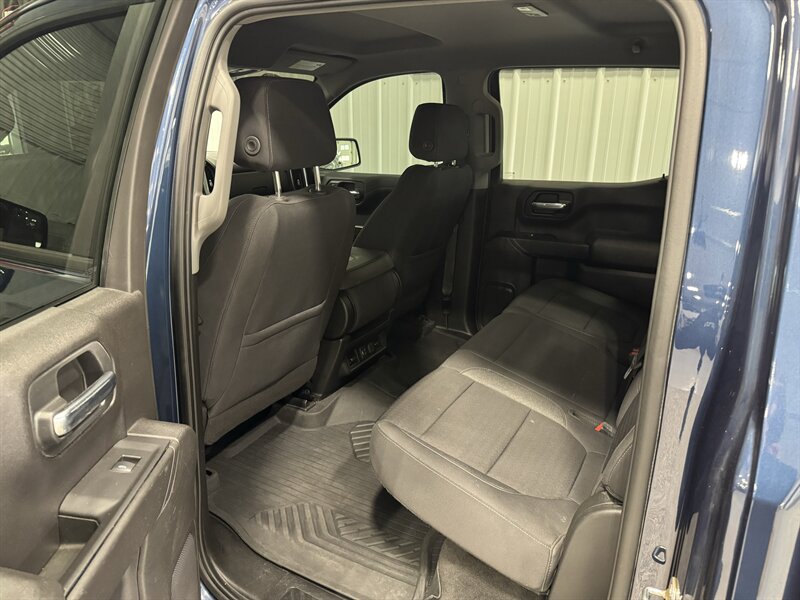 2020 Chevrolet Silverado 1500 LT   - Photo 13 - Rochelle, IL 61068