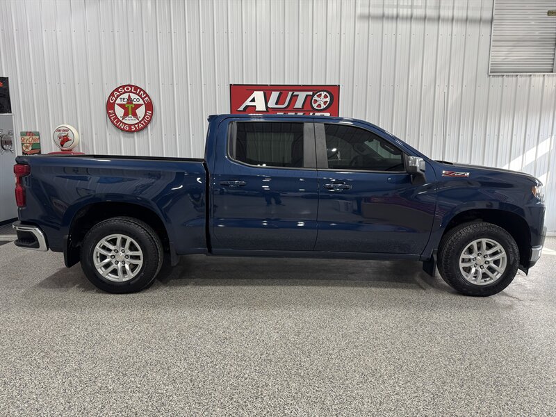 2020 Chevrolet Silverado 1500 LT   - Photo 3 - Rochelle, IL 61068