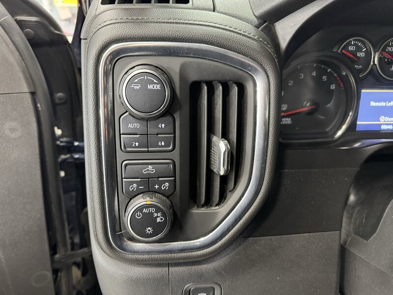 2020 Chevrolet Silverado 1500 LT   - Photo 10 - Rochelle, IL 61068